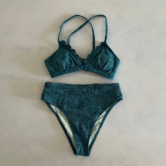 Cupshe Teal Blue Scalloped Cross Back High Waisted Bikini Swimsuit Size S NWOT - Picture 1 of 8
